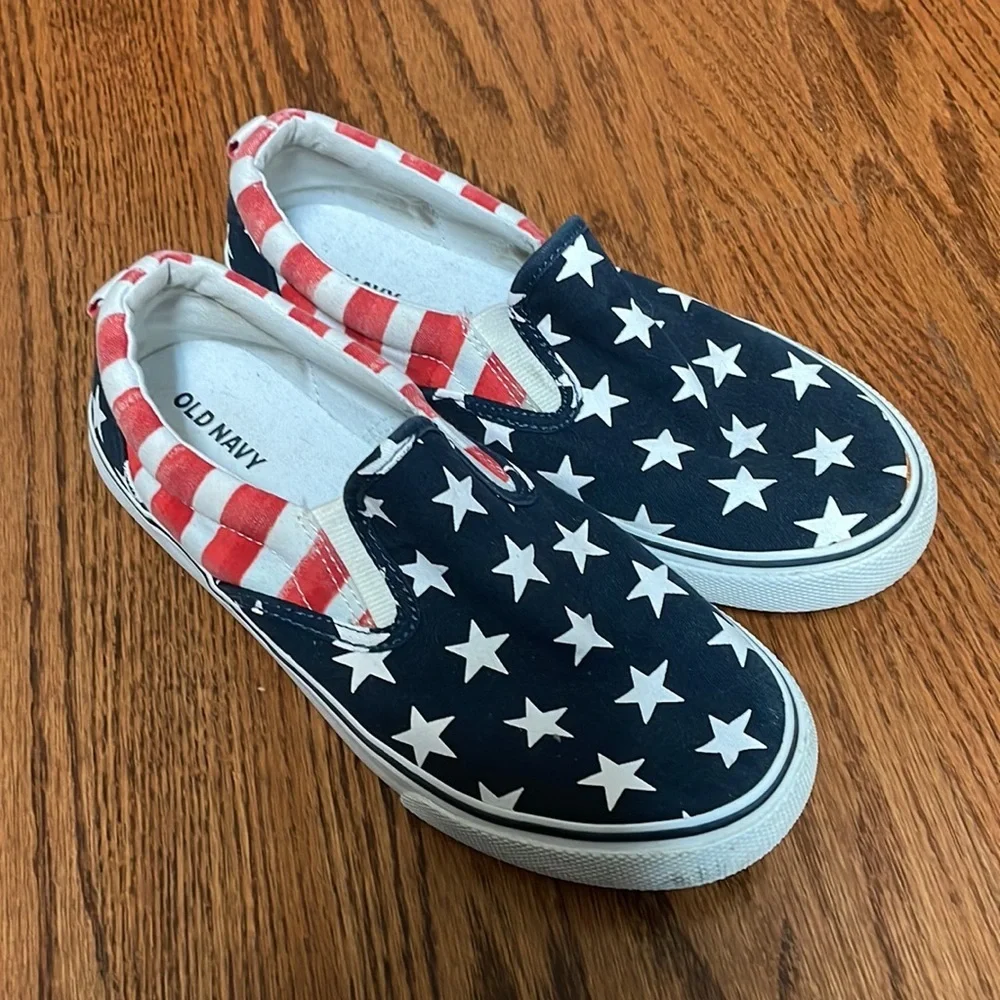 🌿Youth old Navy Slip on sneakers. Black and USA THEMED. 2 pair bundle.🌿